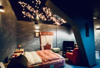 Hotel Sagano (Adult only) allows 18 year olds to book a room