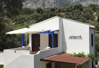 Artolive Datca allows 18 year olds to book a room