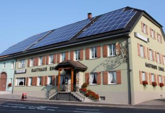 Hotel-Gasthaus Engel Luttingen allows 18 year olds to book a room