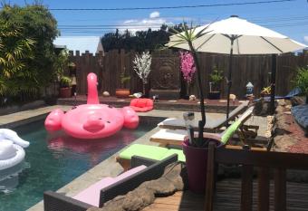 La Villa Citronnier allows 18 year olds to book a room