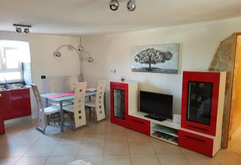 Apartment Chuck has Balcony rooms