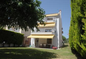Garden House has Balcony rooms