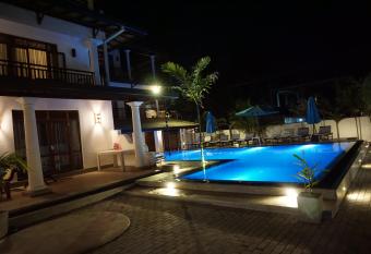 Malee Villa (Beach Inns Holiday Resort) has Balcony rooms