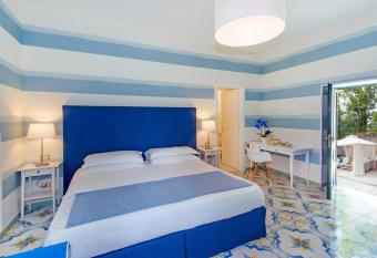 Relais Correale Rooms & Garden allows 18 year olds to book a room