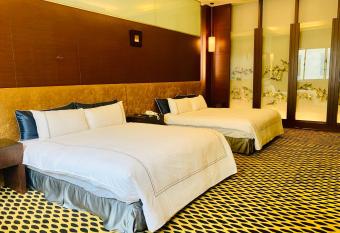 Her Home Spa Motel Chiayi has rooms with a private hot tub