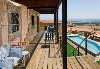 Casa da Cisterna has Balcony rooms