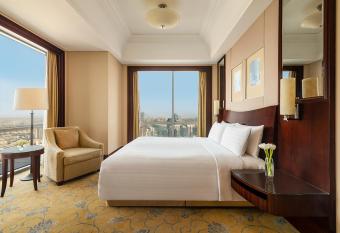 Shangri-La Suzhou has rooms with a private hot tub