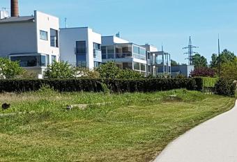 Riverstar has Balcony rooms