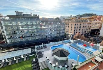 Hotel Maria del Mar has Balcony rooms