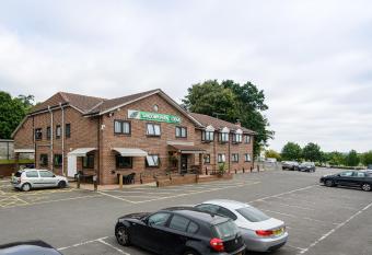 Sandown Park Lodge allows 18 year olds to book a room