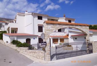 Apartments Lidija has Balcony rooms