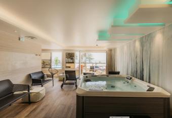 Edenia - Spa Estime & Sens has Balcony rooms