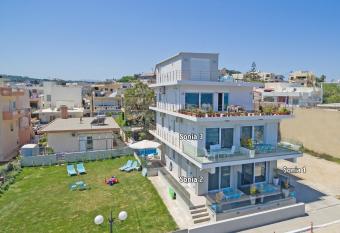 Sonja Beachfront Apartments has Balcony rooms
