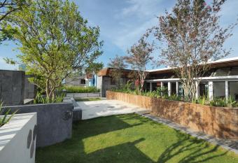 Mai s Boutique allows 18 year olds to book a room