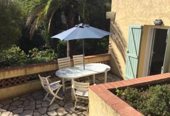 Villa Macoran 2   toiles has Balcony rooms