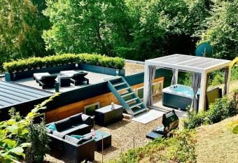 Bungalow im Schwarzwald auf wundersch  nem Anwesen allows 18 year olds to book a room