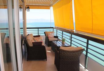 Castillo Santa Clara has Balcony rooms