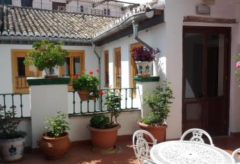 Pensi  n San Joaqu  n allows 18 year olds to book a room