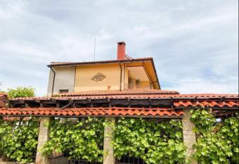 Kyshta za Gosti Raya has Balcony rooms