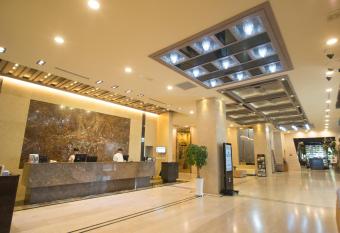 Hotel International Changwon allows 18 year olds to book a room