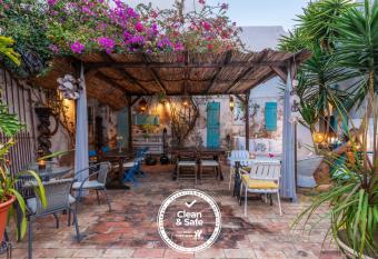Casa dos Arcos - Charm Guesthouse allows 18 year olds to book a room