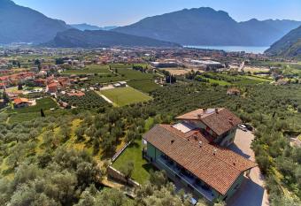 Maso Tobel Riva del Garda has Balcony rooms