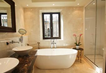 Chateau Eza has Balcony rooms