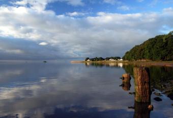 The Bay Horse Hotel And Restaurant allows 18 year olds to book a room