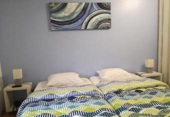 Hospedaria 5 Bicas allows 18 year olds to book a room