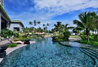 Weligama Bay Marriott Resort & Spa has Balcony rooms