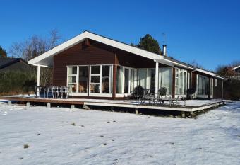 Three-Bedroom Holiday Home in Ebeltoft allows 18 year olds to book a room