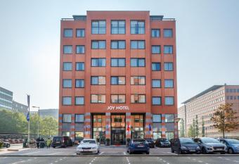 Joy Hotel allows 18 year olds to book a room