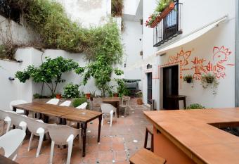 Oasis Backpackers  Hostel Granada has Balcony rooms