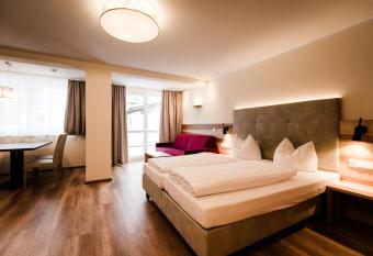 Aparthotel Dorfplatzl Garni has Balcony rooms