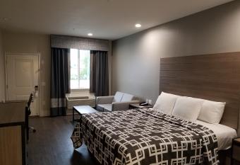 Palace Inn Blue Tomball Parkway allows 18 year olds to book a room