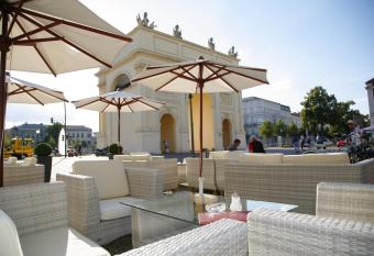 Hotel Brandenburger Tor Potsdam allows 18 year olds to book a room