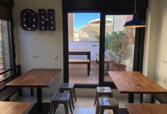 Oasis Backpackers  Hostel Sevilla & Coworking allows 18 year olds to book a room