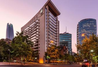 Plaza El Bosque Ebro allows 18 year olds to book a room