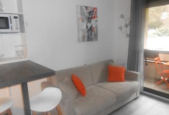 Appartement 2 personnes cures ski luchon allows 18 year olds to book a room