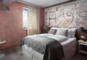 Mirakul Residence allows 18 year olds to book a room