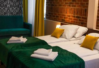 Hotel Artus - Old Town allows 18 year olds to book a room