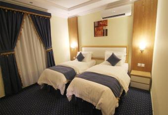                                  has rooms with a private hot tub