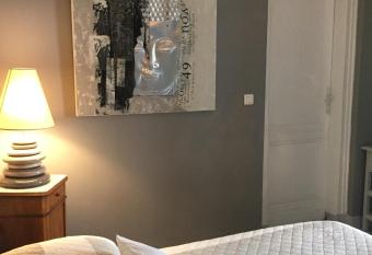 La Maison de Lilly allows 18 year olds to book a room