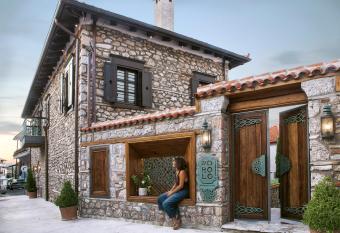 Robolo Boutique Hotel allows 18 year olds to book a room