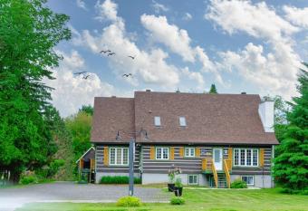 Le Pimbina allows 18 year olds to book a room