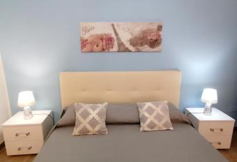 La casa di Anita nel cuore di Segesta has Balcony rooms