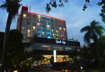 Grand Zuri Cikarang Jababeka has Balcony rooms