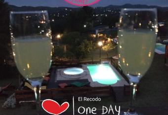 Caba  as el Recodo de Potrero has Balcony rooms