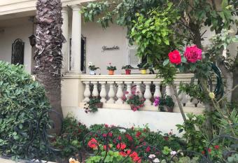 Villa Zammitella has Balcony rooms