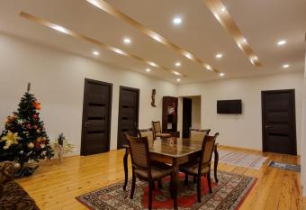 Shorena & Nino has Balcony rooms